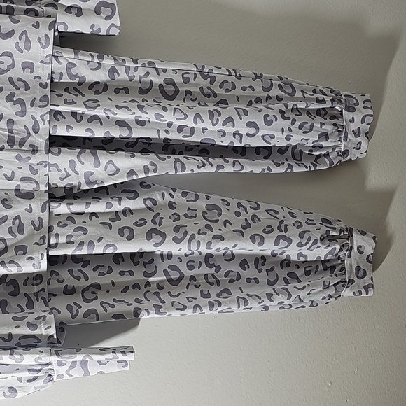 Leopard Print Kids Pajamas.‎ Gray And White Size Large. - Picture 5 of 7